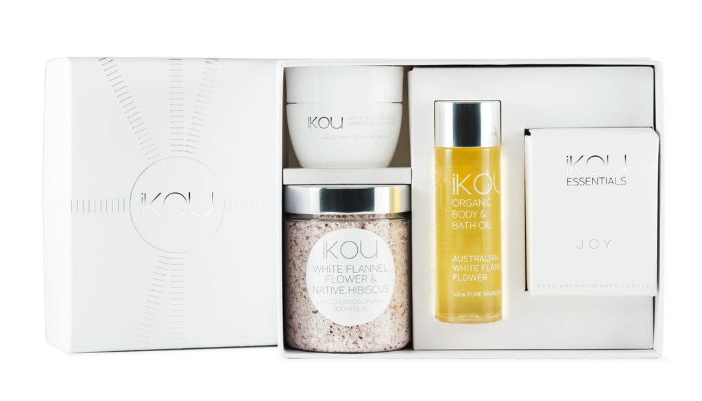 IKOU WHITE FLANNEL FLOWER RITUAL GIFT BOX